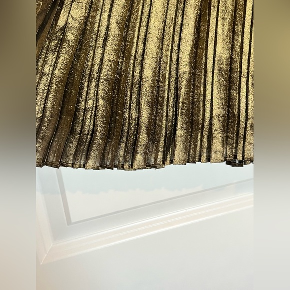 BCBG MAX AZRIA “RIVE” GOLD METALLIC BLACK MINI PLEATED DRESS. Size Small - Picture 9 of 10